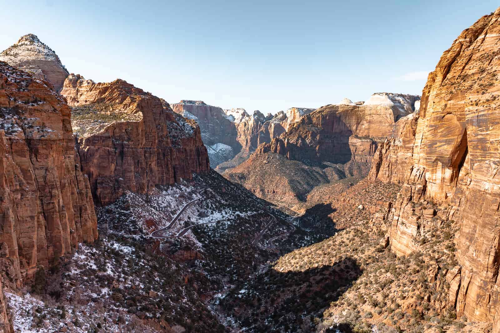 How to Hike Zion's Canyon Overlook Trail: Views, Parking & Tips